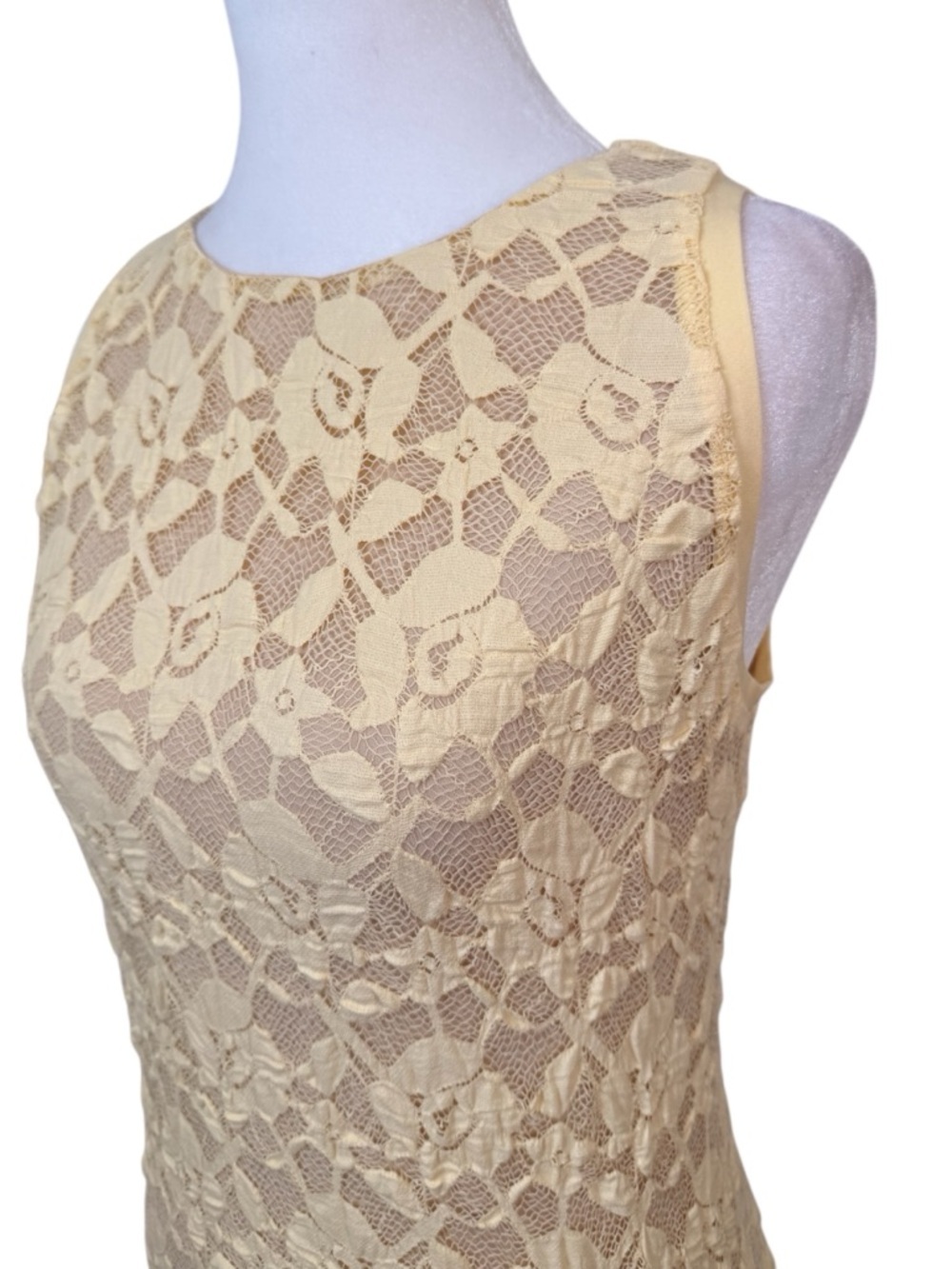 Bar III, Yellow Lace Sleeveless Bodysuit Floral Size XS NWT - Picture 3 of 7